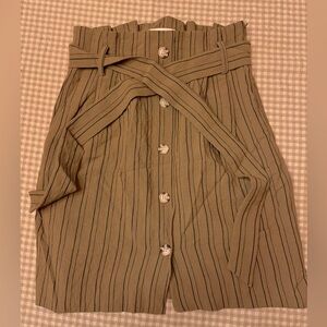 Women’s H&M Skirt With Belt and Pockets